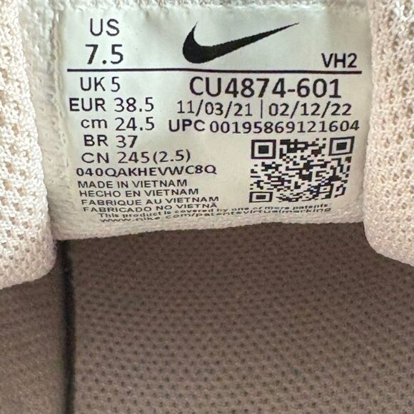 Size 7.5 - Women’s Nike Ryz 365 Barely rose shoes - Picture 8 of 8